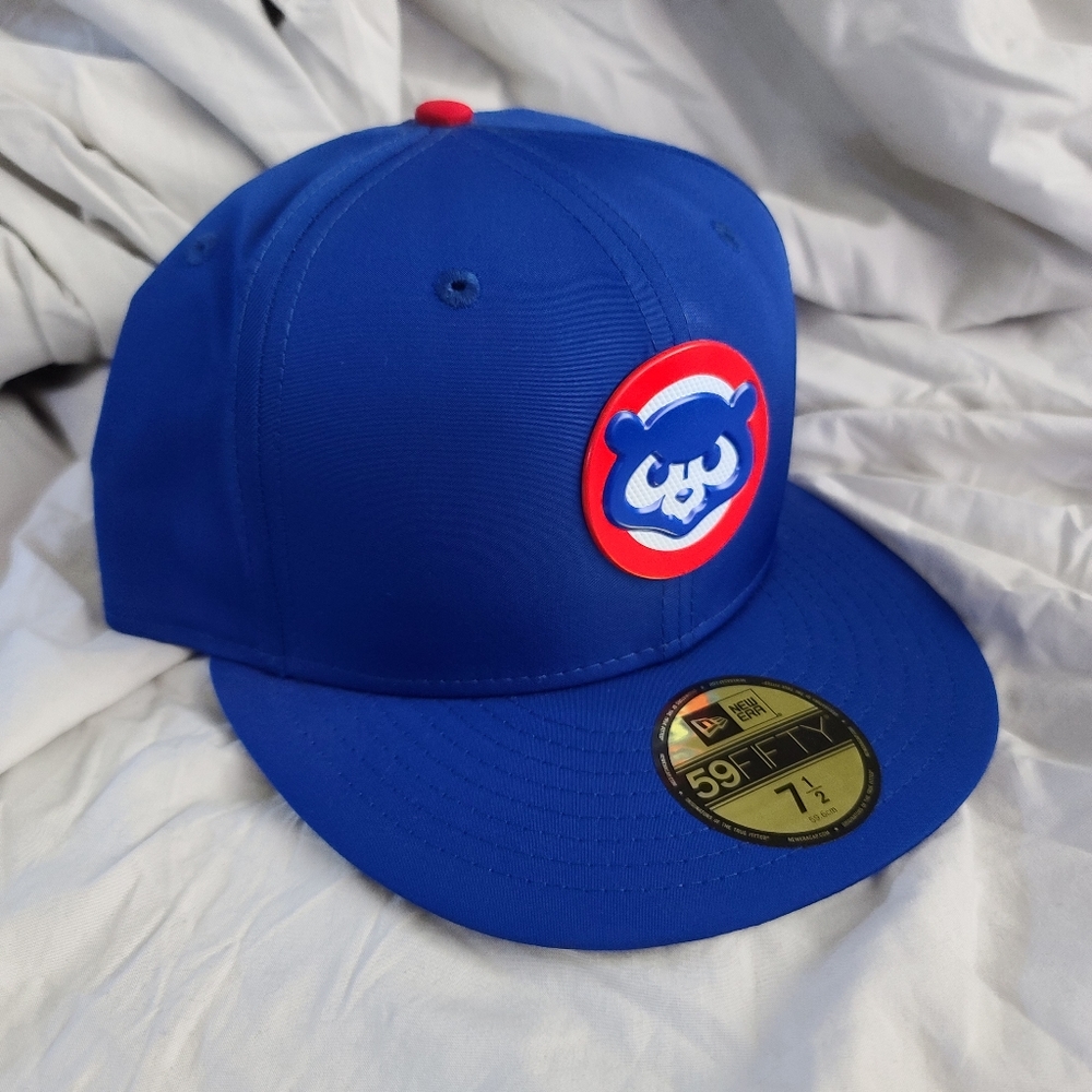 New era Cubs hat. Size 7 and 1/2